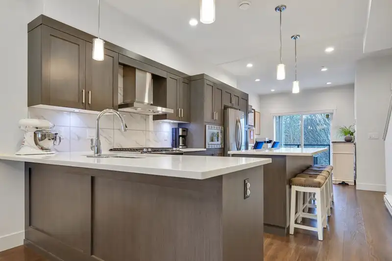 35 21150 76A AVENUE - photo 4 of 28