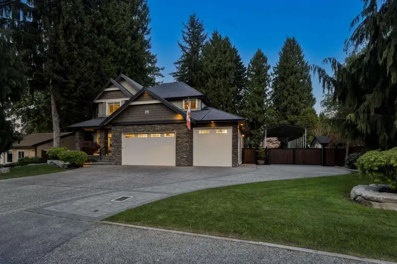 8946 WRIGHT STREET - photo 3 of 40
