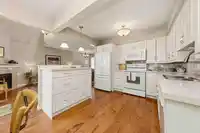 45 650 ROCHE POINT DRIVE - thumbnail 13