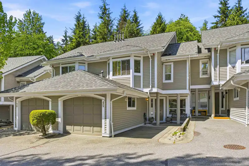 45 650 ROCHE POINT DRIVE - photo 3 of 26