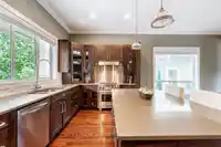 5127 223 STREET - thumbnail 8