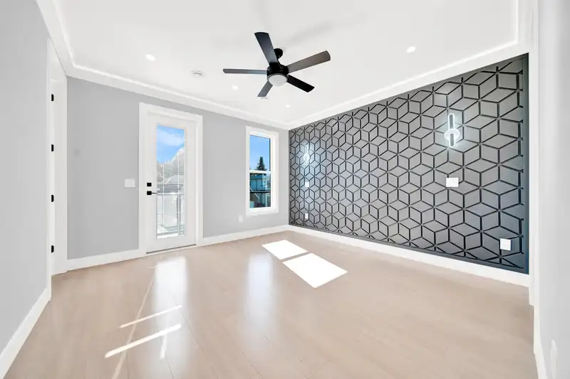 11775 82B AVENUE - photo 4 of 34