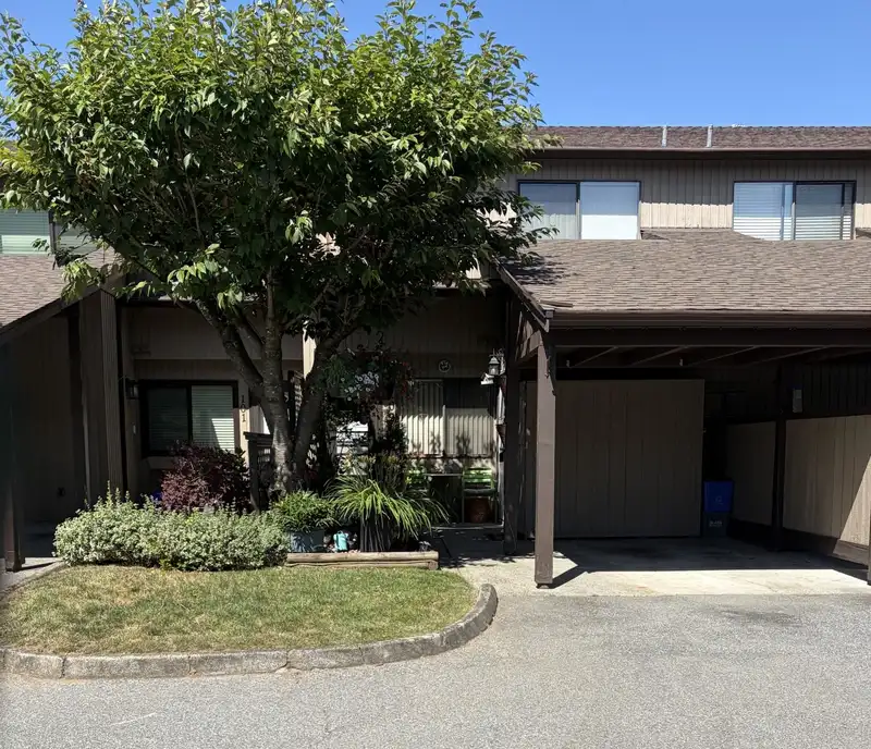 102 27044 32 AVENUE - photo 2 of 40
