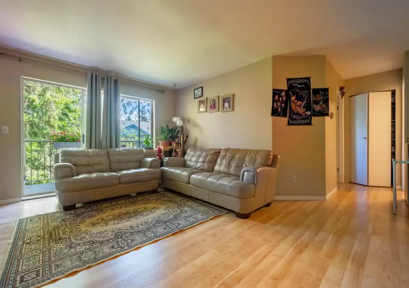 304 10756 138 STREET - photo 2 of 22