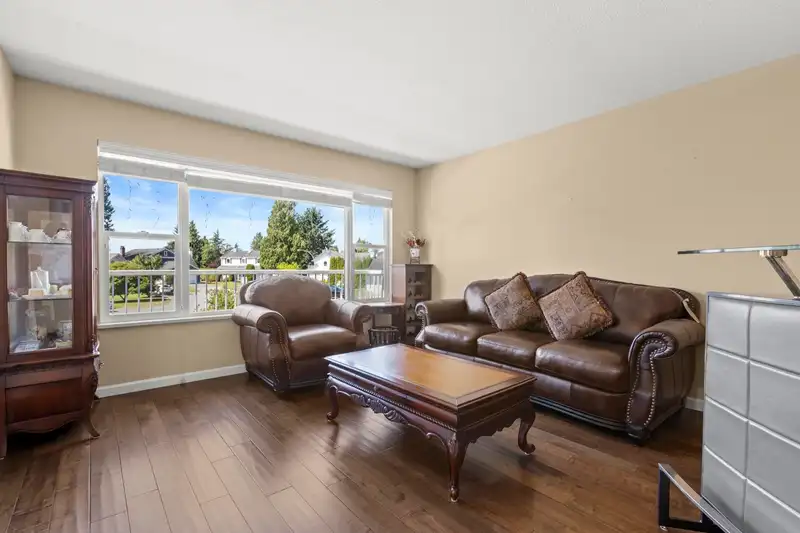 956 161A STREET - photo 3 of 40