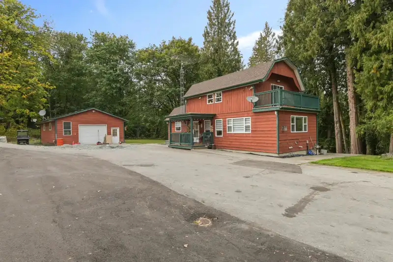 25330 72 AVENUE - photo 2 of 36