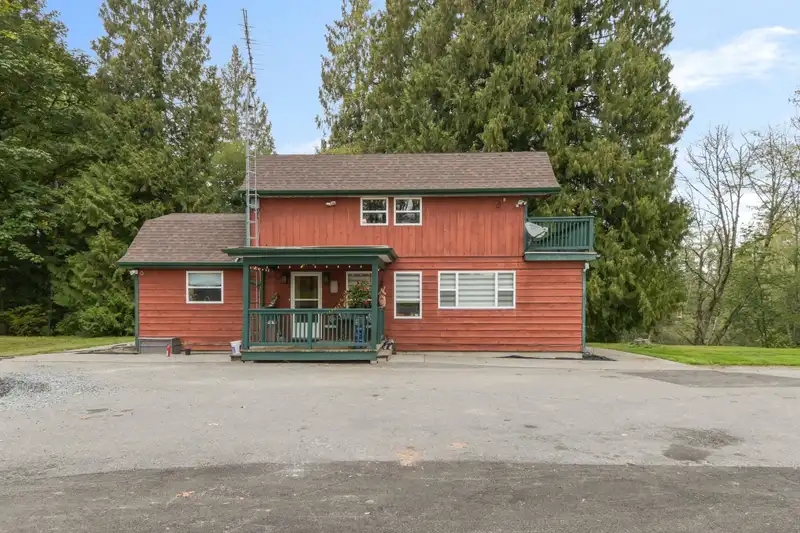 25330 72 AVENUE - photo 3 of 36
