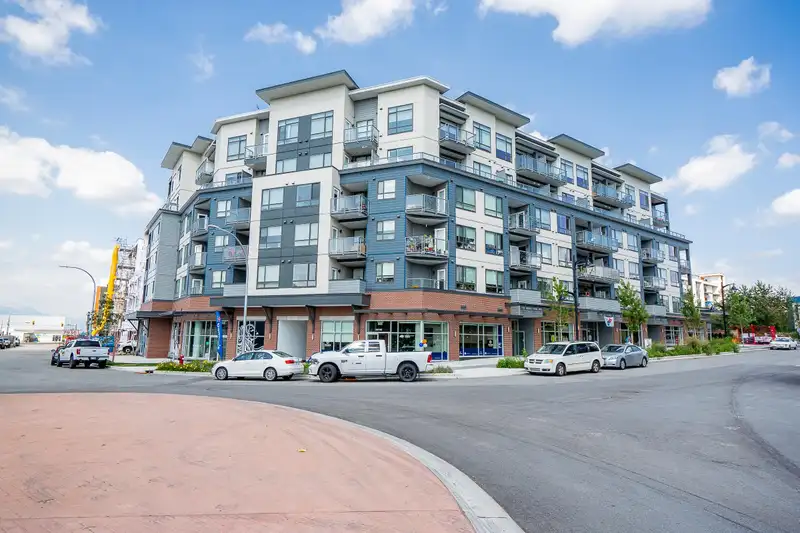 417 7920 206 STREET - photo 1 of 26