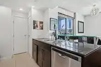 806 633 KINGHORNE MEWS - thumbnail 6