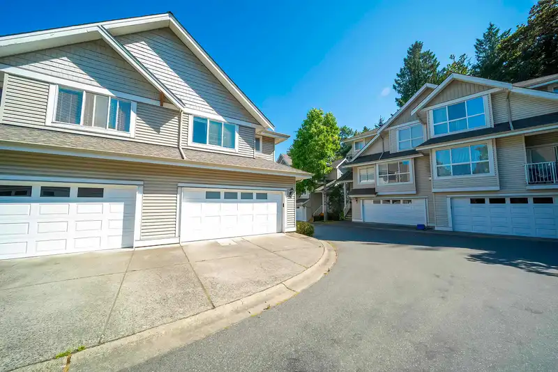 24 8568 209 STREET - photo 2 of 32