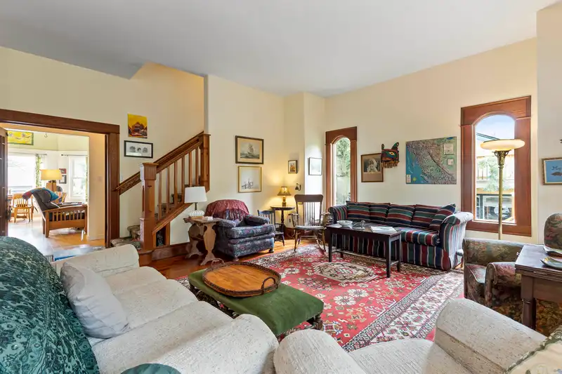 690 FRASER AVENUE - photo 4 of 40