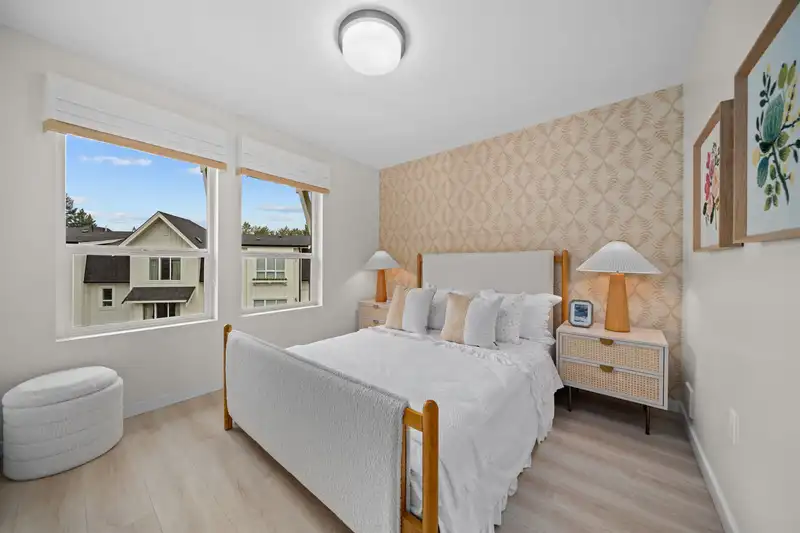 80 24951 112 AVENUE - photo 1 of 11