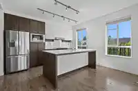 301 553 FOSTER AVENUE - thumbnail 3