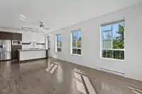 301 553 FOSTER AVENUE - thumbnail 7