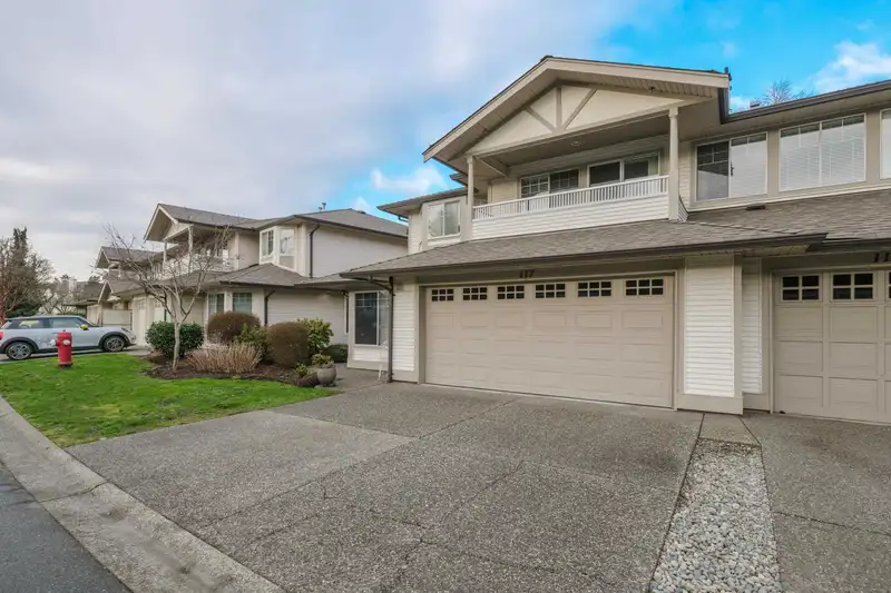 117 20391 96 AVENUE - photo 1 of 40