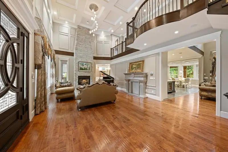 14072 32A AVENUE - photo 4 of 40