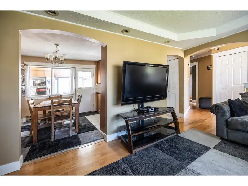 27550 31A AVENUE - photo 3 of 35