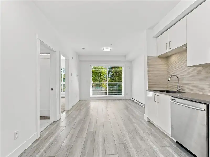 106 9689 140 STREET - photo 3 of 32