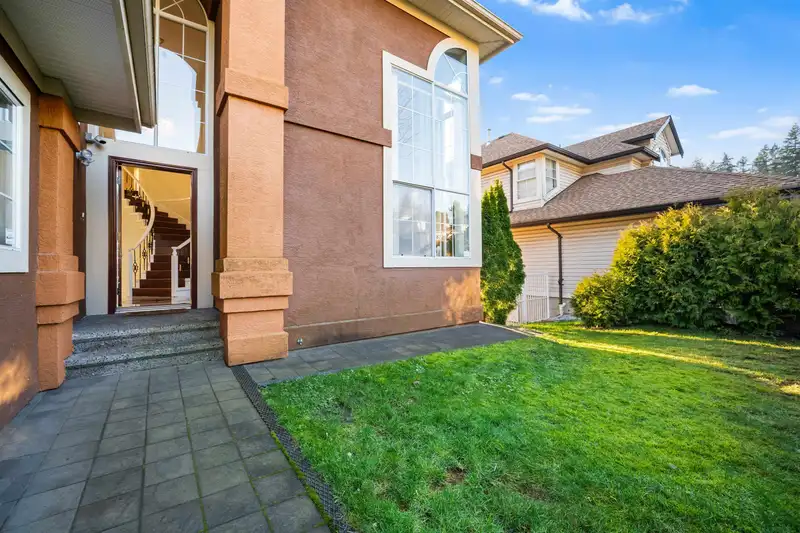 2622 SANDSTONE CRESCENT - photo 4 of 36