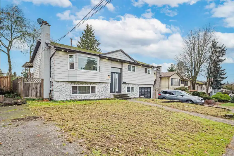 11132 PATRICIA DRIVE - photo 3 of 32