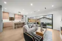 2 2247 PARKER STREET - thumbnail 1