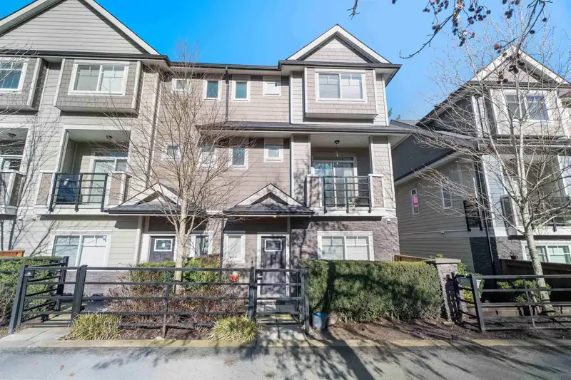 6 14285 64 AVENUE - photo 1 of 23