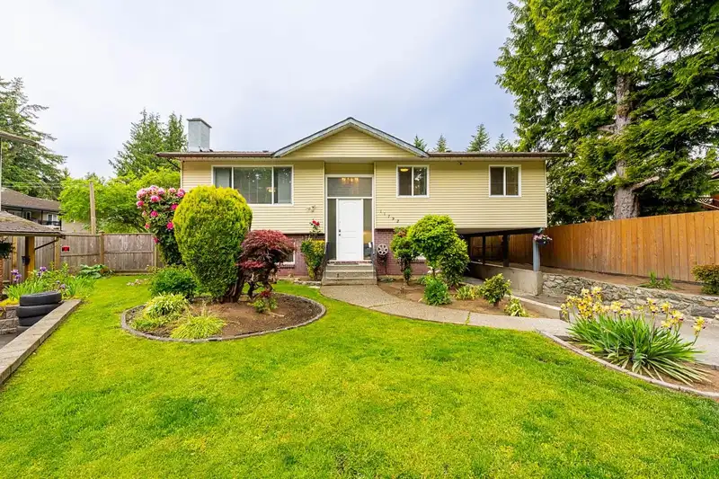 11792 80A AVENUE - photo 1 of 35