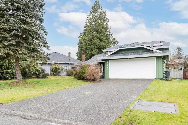 10446 FRASERGLEN DRIVE - photo 1 of 33