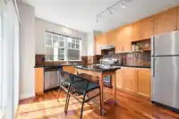 888 W 15TH AVENUE - thumbnail 10