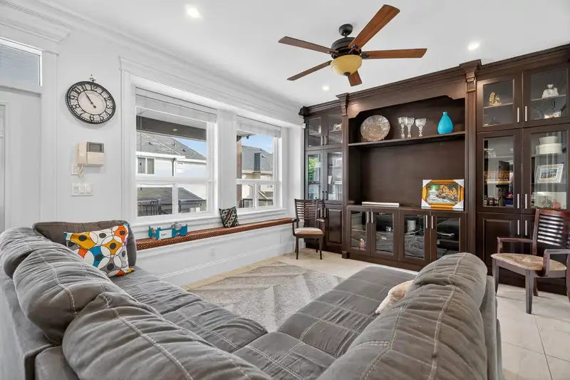 13255 62 AVENUE - photo 2 of 31
