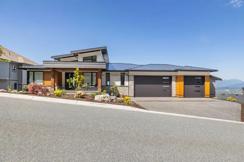 5487 MACLACHLAN PLACE - photo 1 of 40