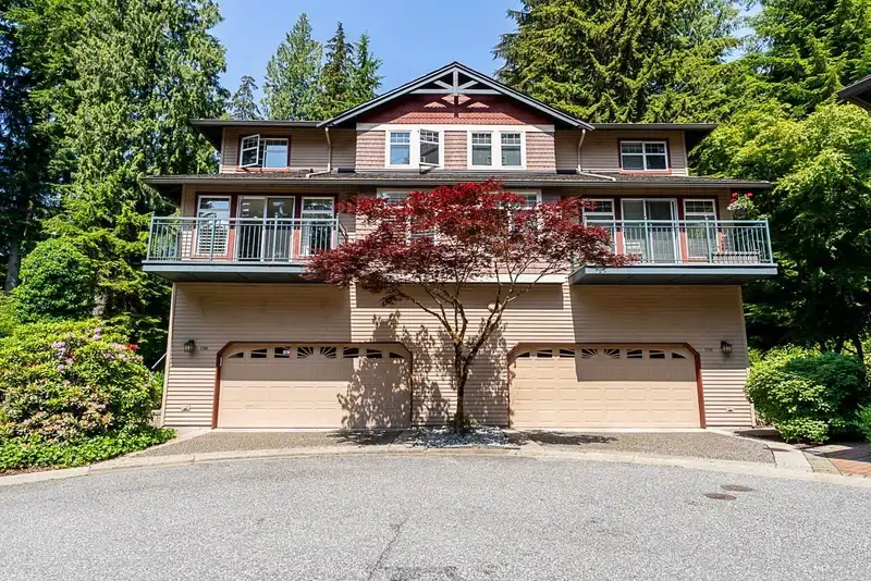 1190 STRATHAVEN DRIVE - photo 1 of 38