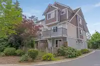 55 7298 199A STREET - thumbnail 1