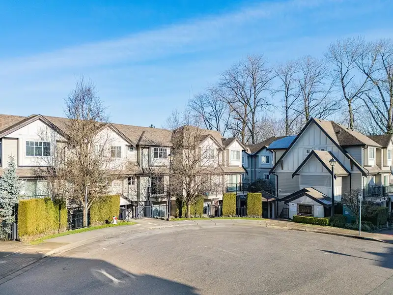 121 3888 NORFOLK STREET - photo 1 of 24