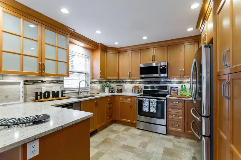 20575 89B AVENUE - photo 3 of 28