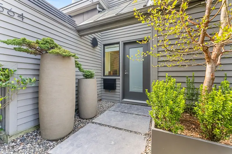 2564 W 1ST AVENUE - photo 3 of 40