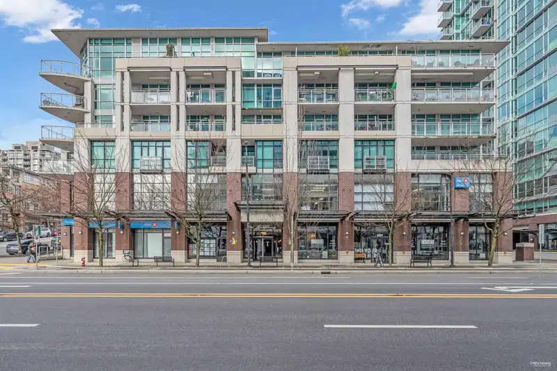 409 100 E ESPLANADE STREET - photo 1 of 35