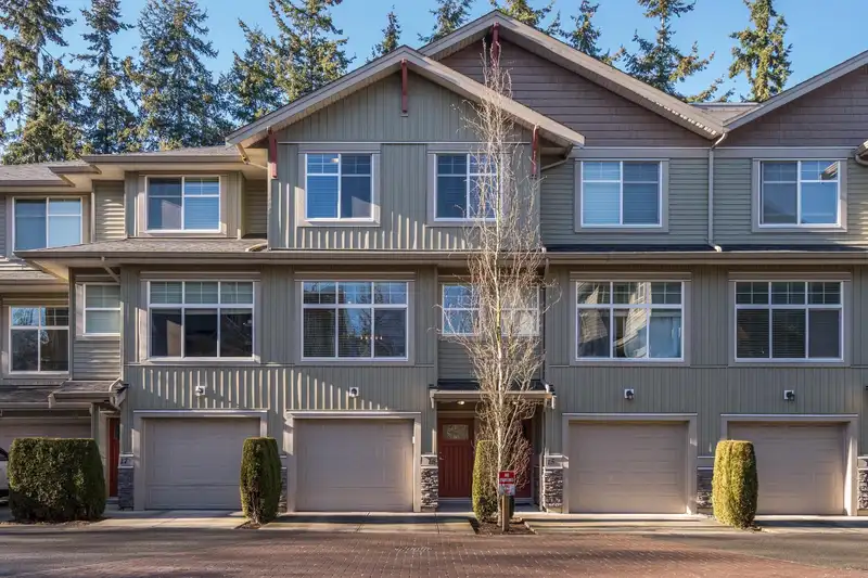 16 20967 76 AVENUE - photo 1 of 23