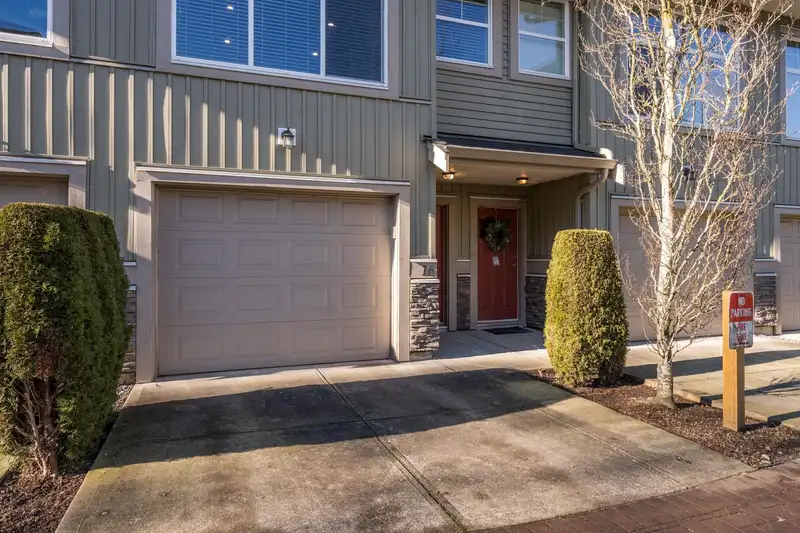 16 20967 76 AVENUE - photo 3 of 23
