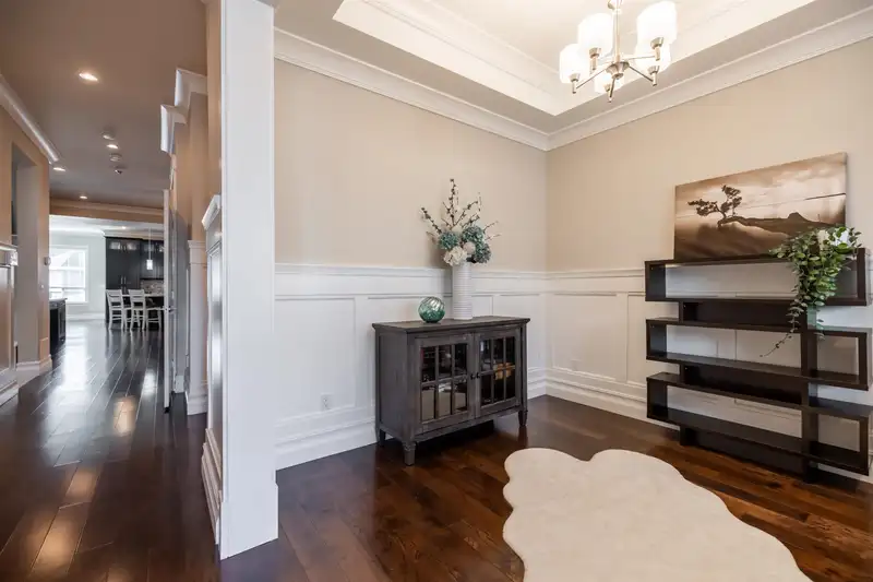 20574 69 AVENUE - photo 4 of 40