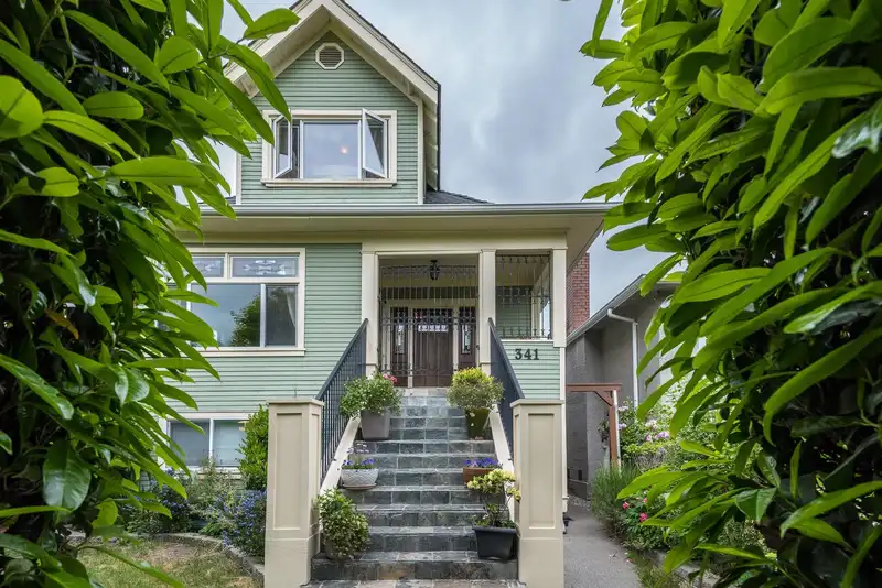 341 E 58TH AVENUE - photo 2 of 35