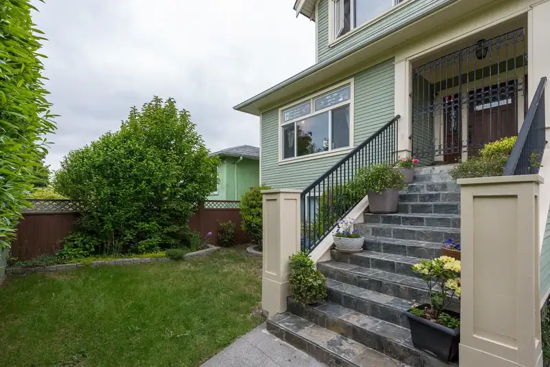 341 E 58TH AVENUE - photo 3 of 35