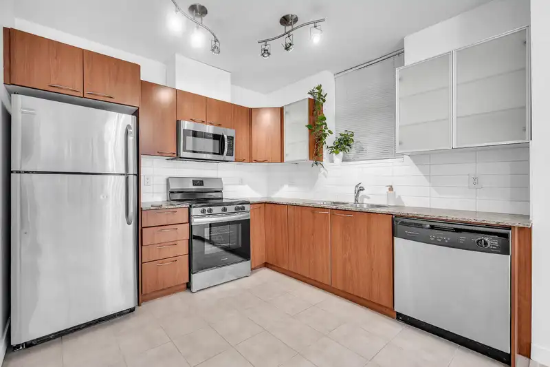 1468 CEDAR COTTAGE MEWS - photo 4 of 29
