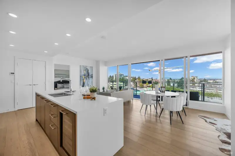 703 1439 GEORGE STREET - photo 2 of 39