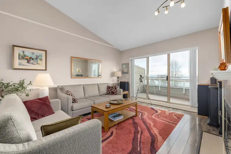 24 323 GOVERNORS COURT - photo 4 of 33