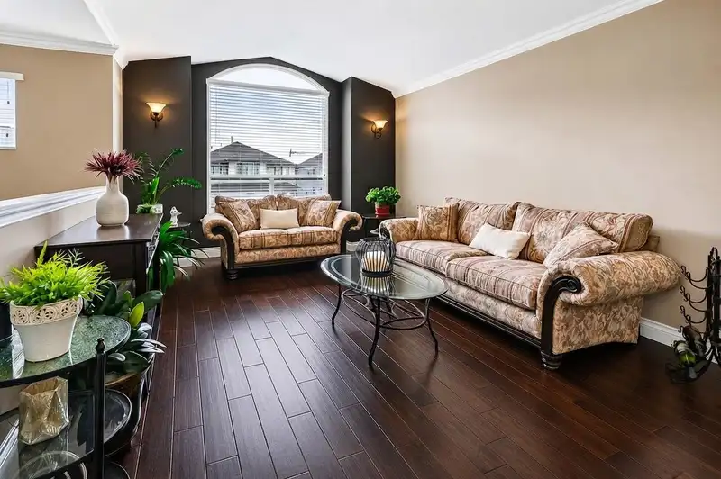 20281 KENT STREET - photo 4 of 33