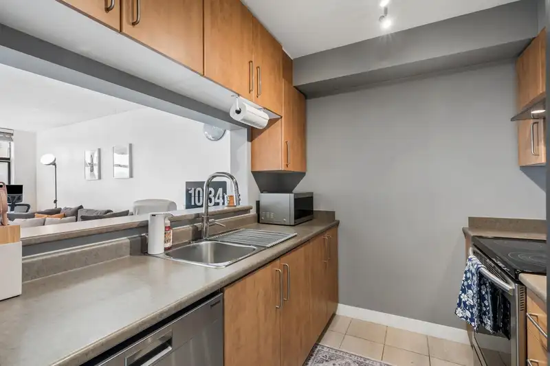 1610 5380 OBEN STREET - photo 3 of 28