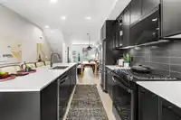 2 2886 MONTROSE AVENUE - thumbnail 2