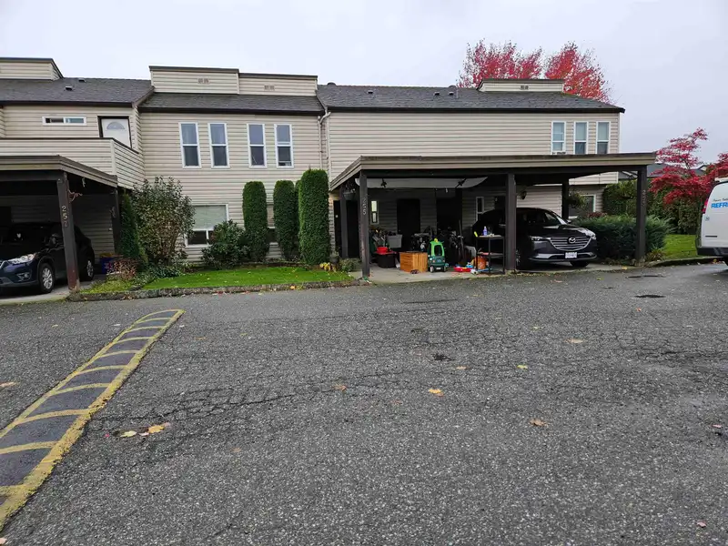 255 27411 28 AVENUE - photo 1 of 36