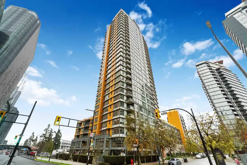 2303 33 SMITHE STREET - photo 1 of 27